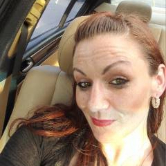 Meet your Posher, Ruby - Picture 2 of 4